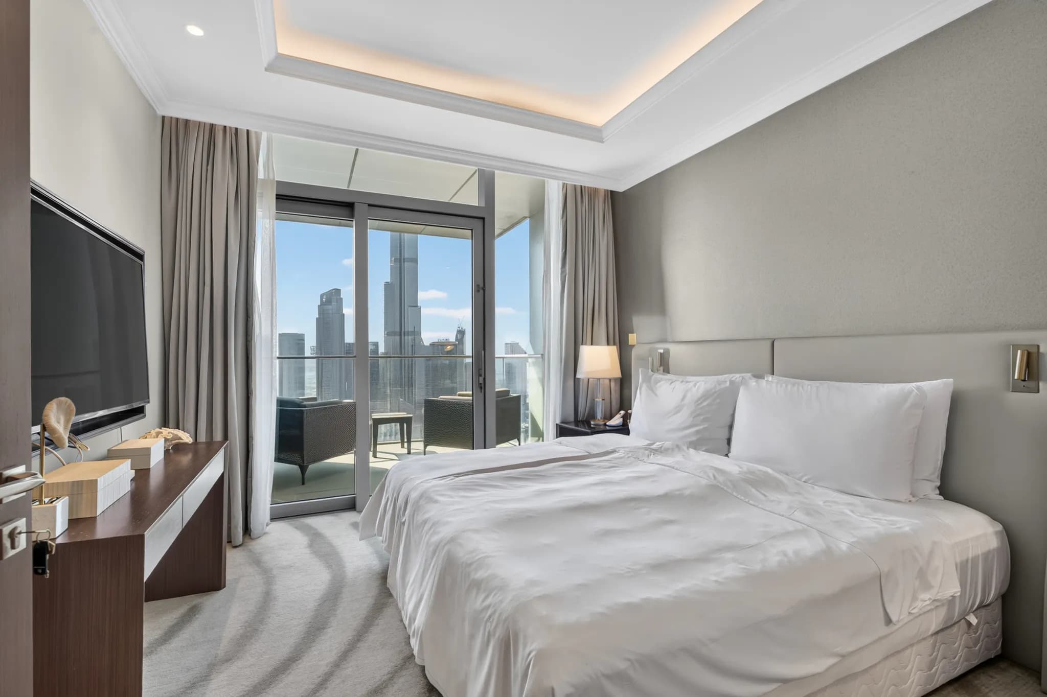 A luminous 3-bedroom apartment in Address Fountain Views Tower 3 - 8