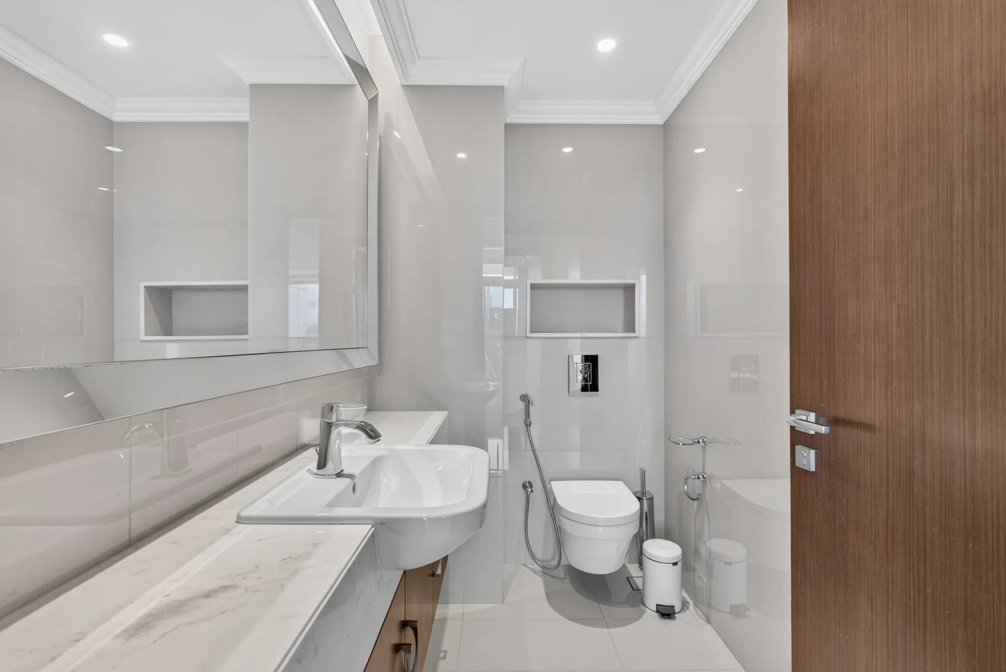 A luminous 3-bedroom apartment in Address Fountain Views Tower 3 - 13