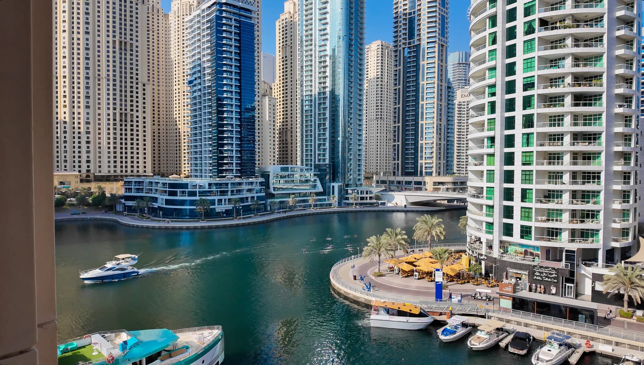 مساحة عمل مع إطلالات بانورامية في فندق مارينا مول - 17