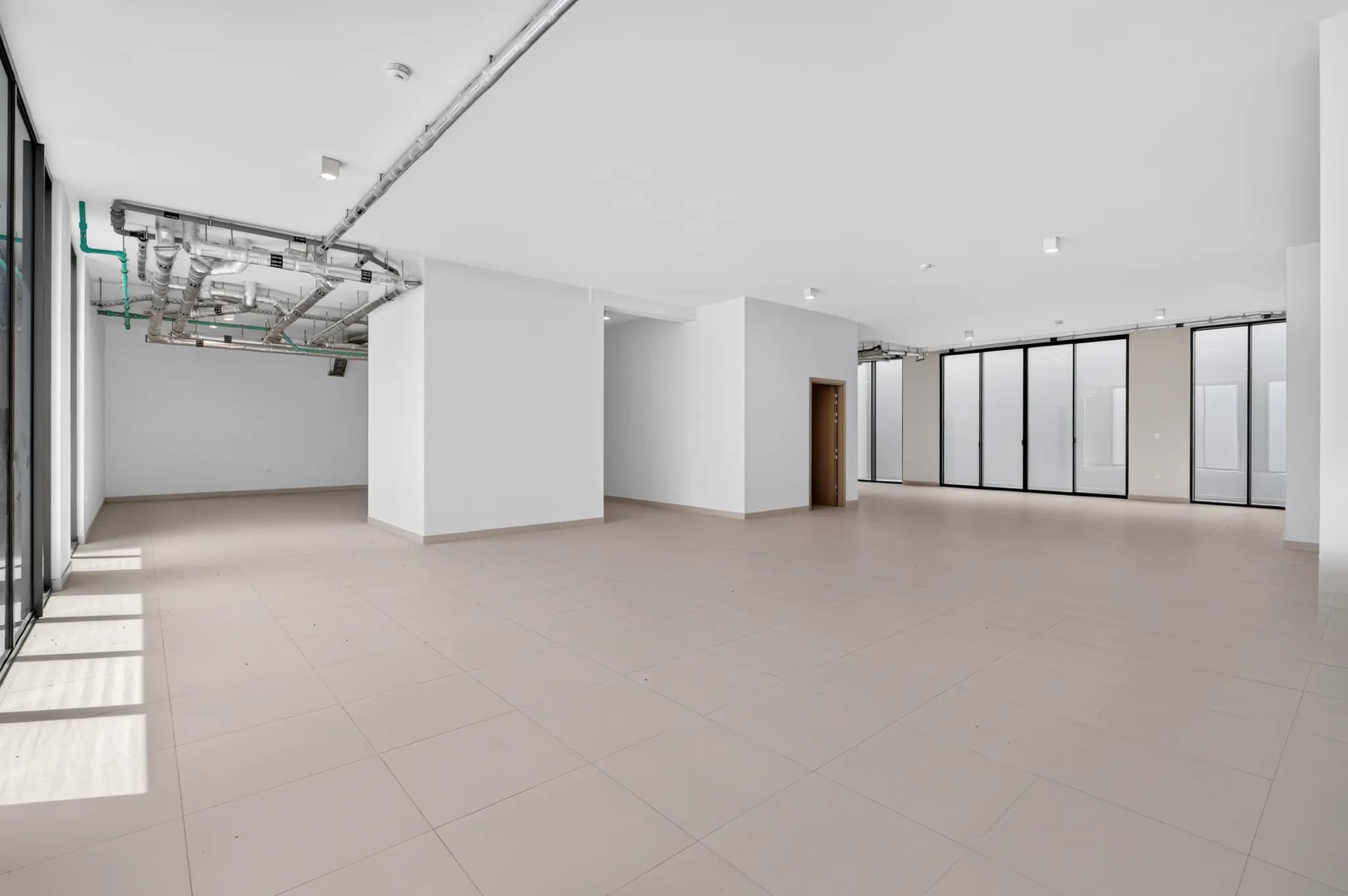 New 5-bed Address Hillcrest villa with expansive lower level - 16