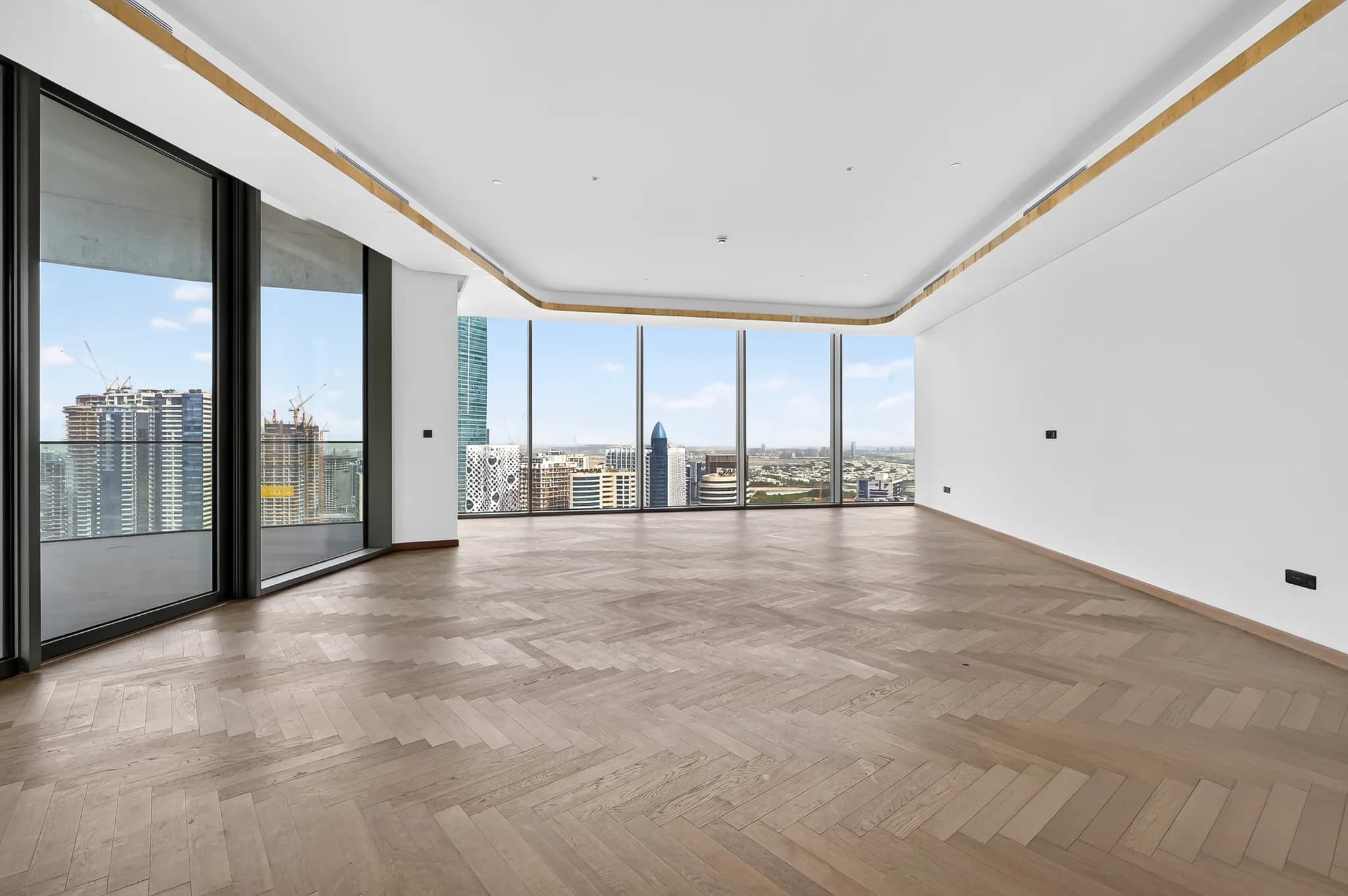 A rare 4-bed residence at Jumeirah Living Business Bay - 5