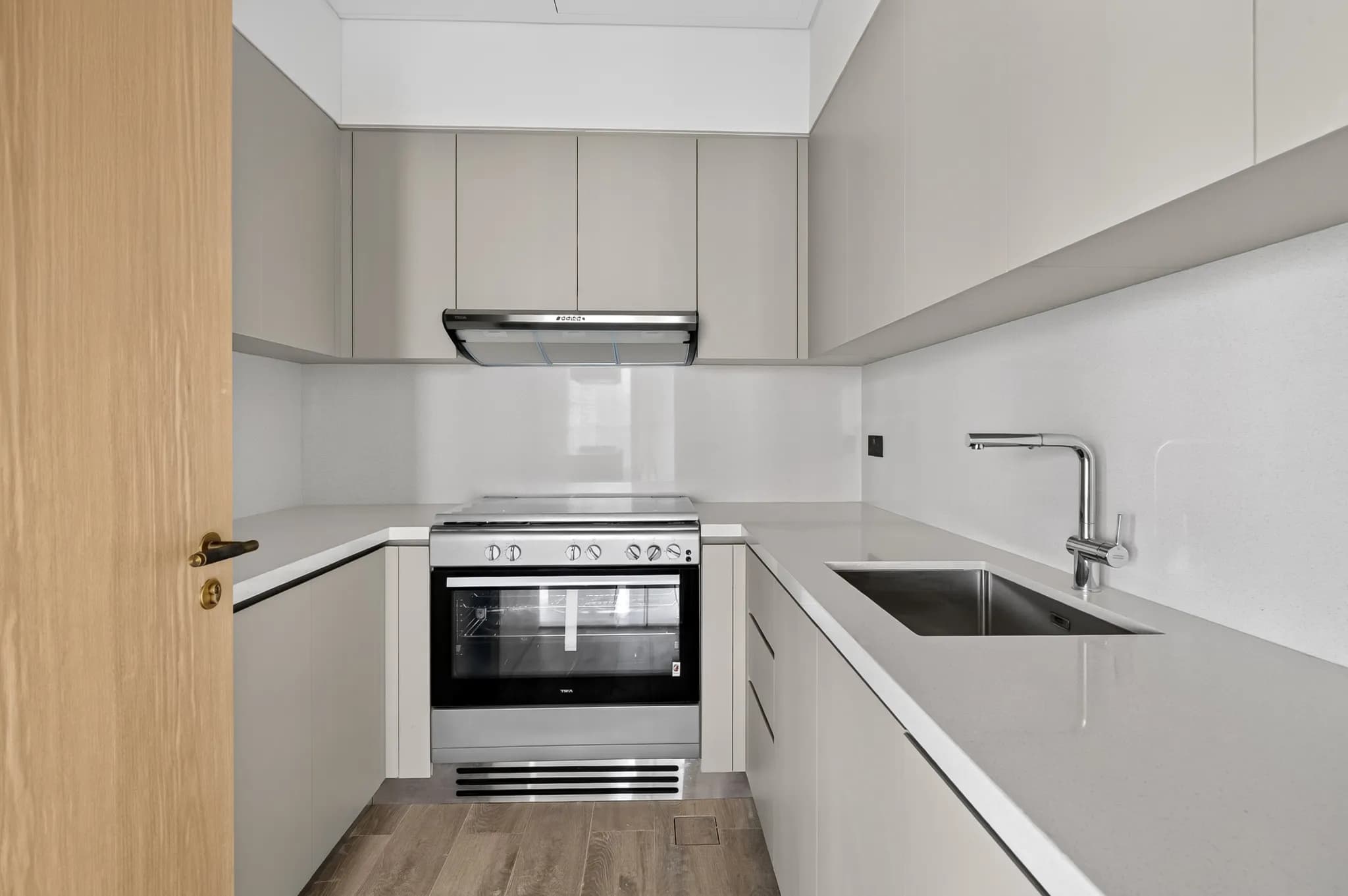 A rare 4-bed residence at Jumeirah Living Business Bay - 7