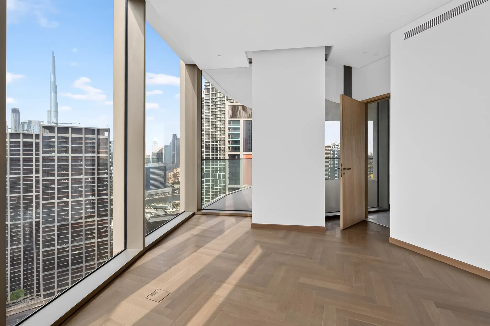 A rare 4-bed residence at Jumeirah Living Business Bay - 6