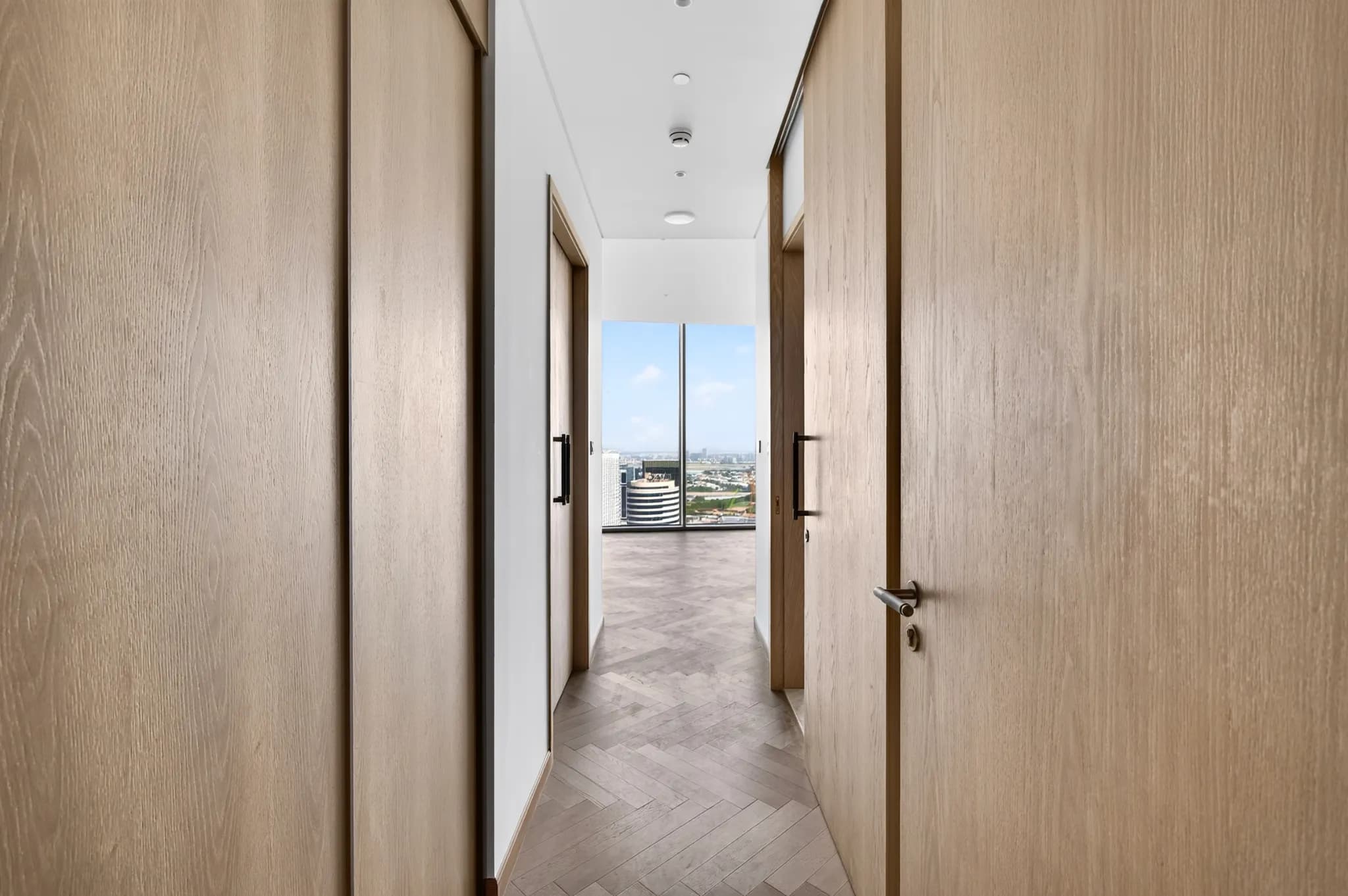 A rare 4-bed residence at Jumeirah Living Business Bay - 8