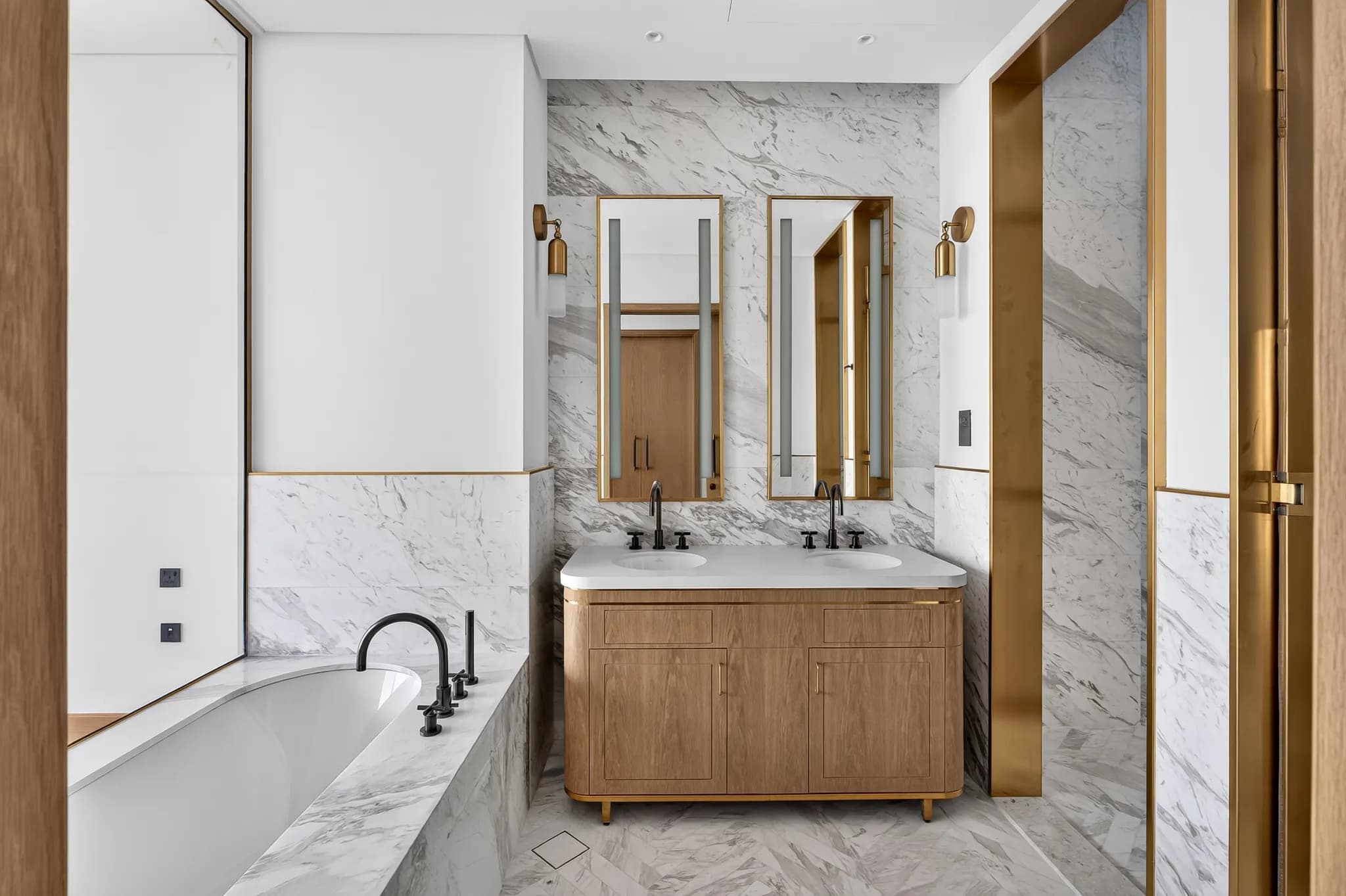 A rare 4-bed residence at Jumeirah Living Business Bay - 11
