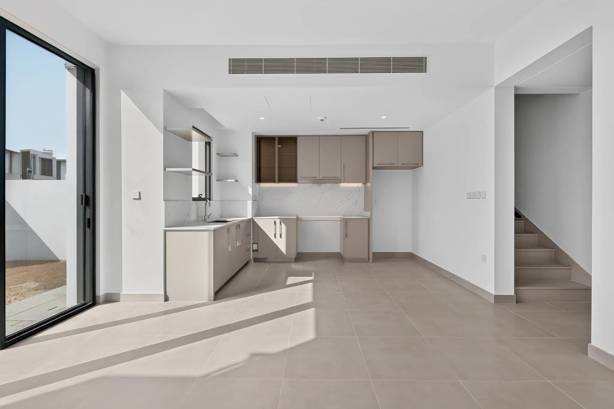 Newest 3-bedroom villa for rent in Arabian Ranches 3 - 2