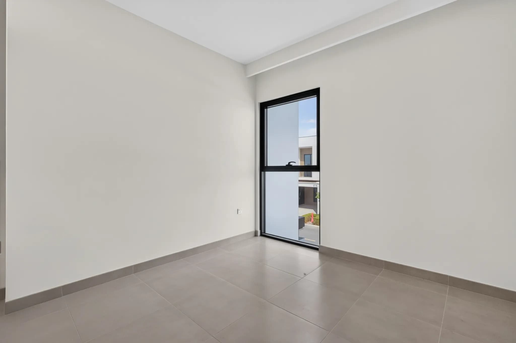 Newest 3-bedroom villa for rent in Arabian Ranches 3 - 8