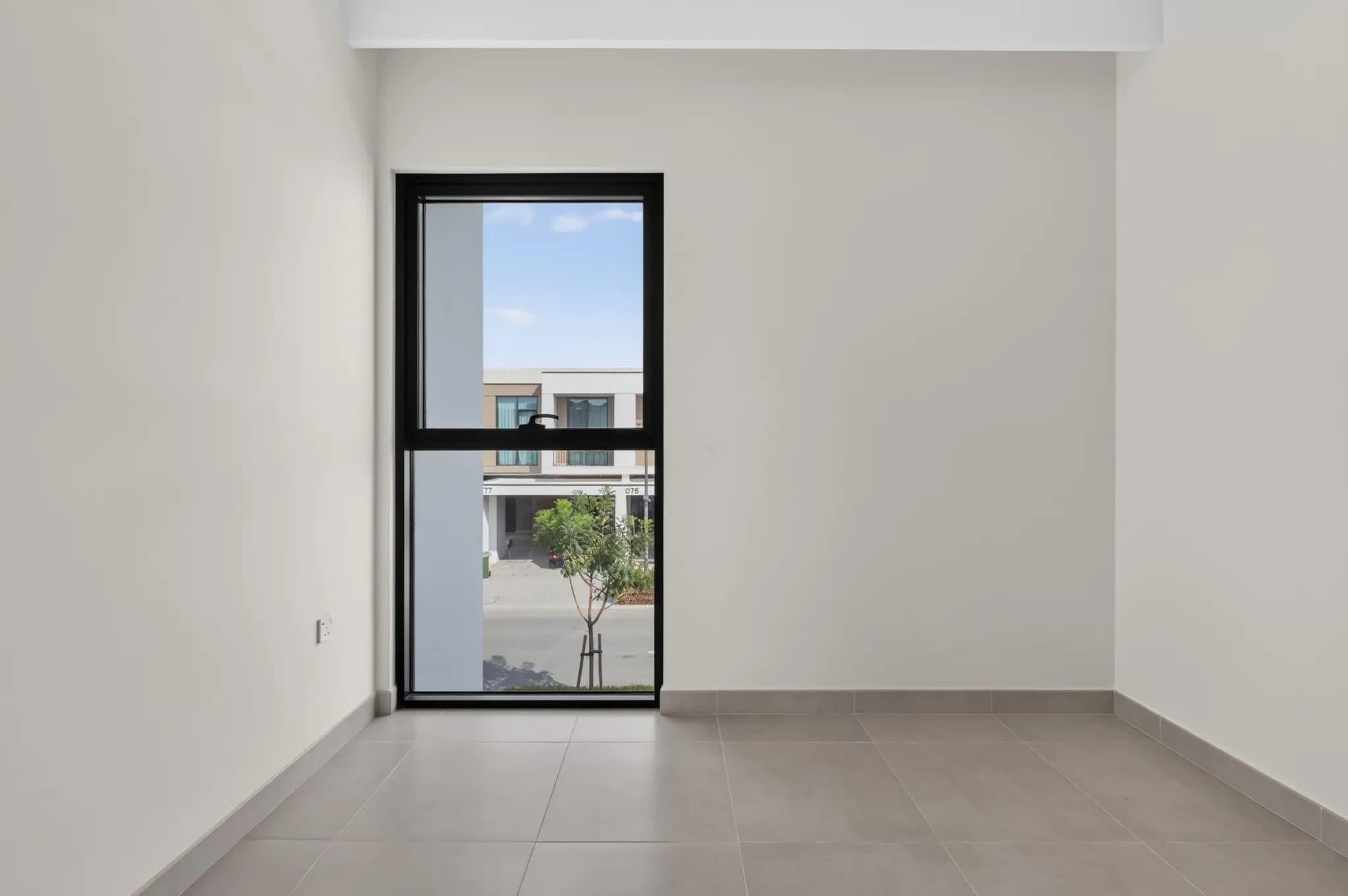 Newest 3-bedroom villa for rent in Arabian Ranches 3 - 9